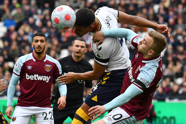 27分！弗拉格创造了独行侠队史新秀圣诞大战得分纪录（砍下27分，弗拉格刷新独行侠新秀圣诞大战单场得分纪录）